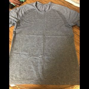 Lululemon vent tech short sleeve shirt
